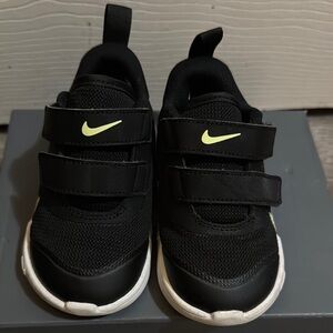 Nike Kids Black Sneakers with White and Yellow Accents
